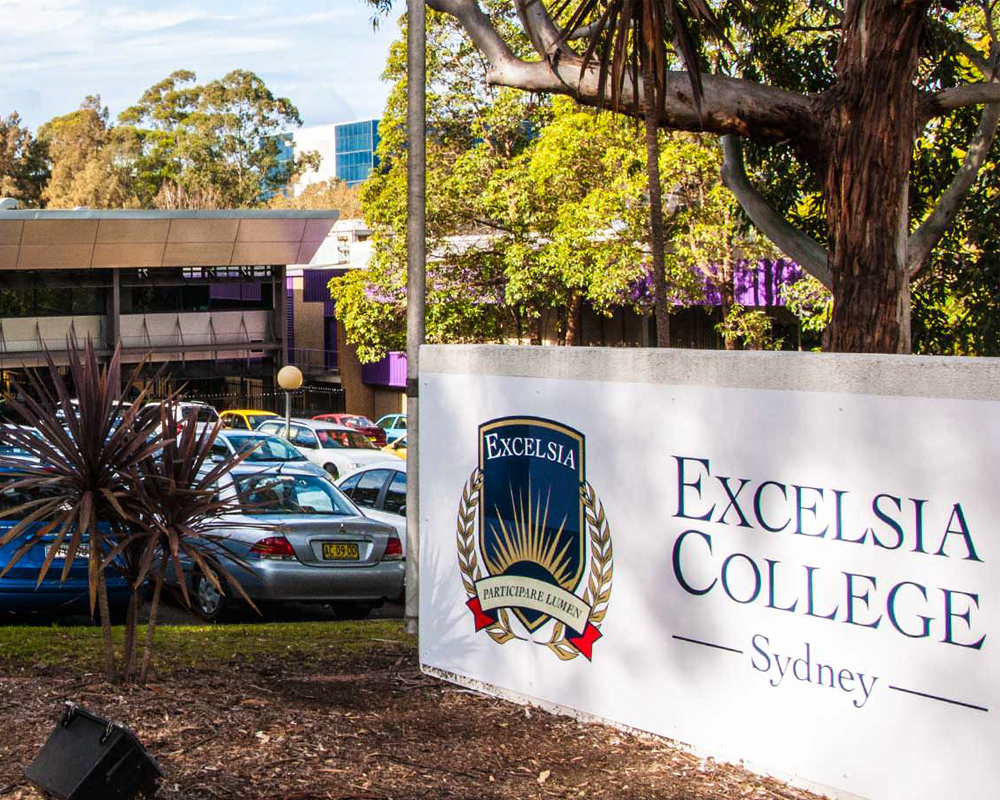 Excelsia University College